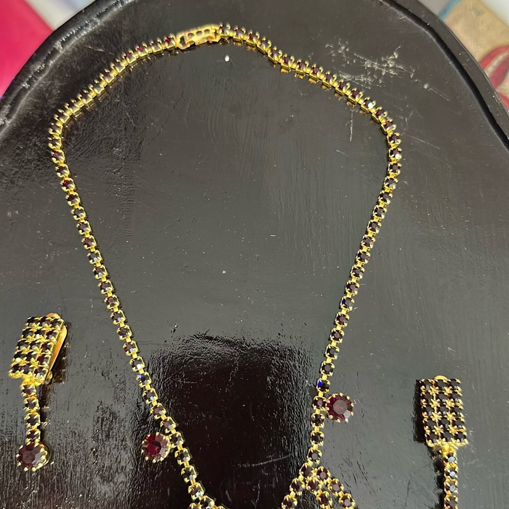 Vintage Gold and Red Necklace, Earring and Bracelet Set with Teardrop Design 3pc - Picture 3 of 5
